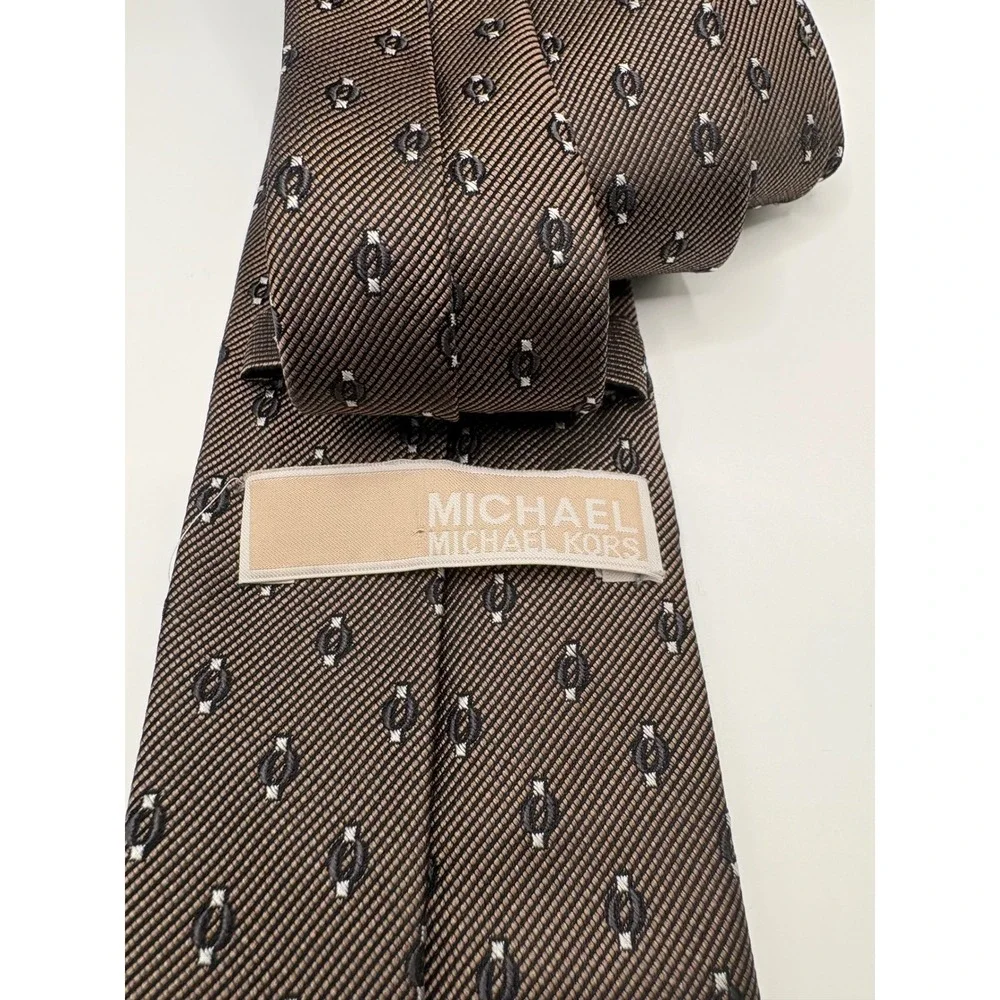 Michael Kors Mens Silk Necktie Brown Geometric Pattern Silk Tie 3.25 Inch Width